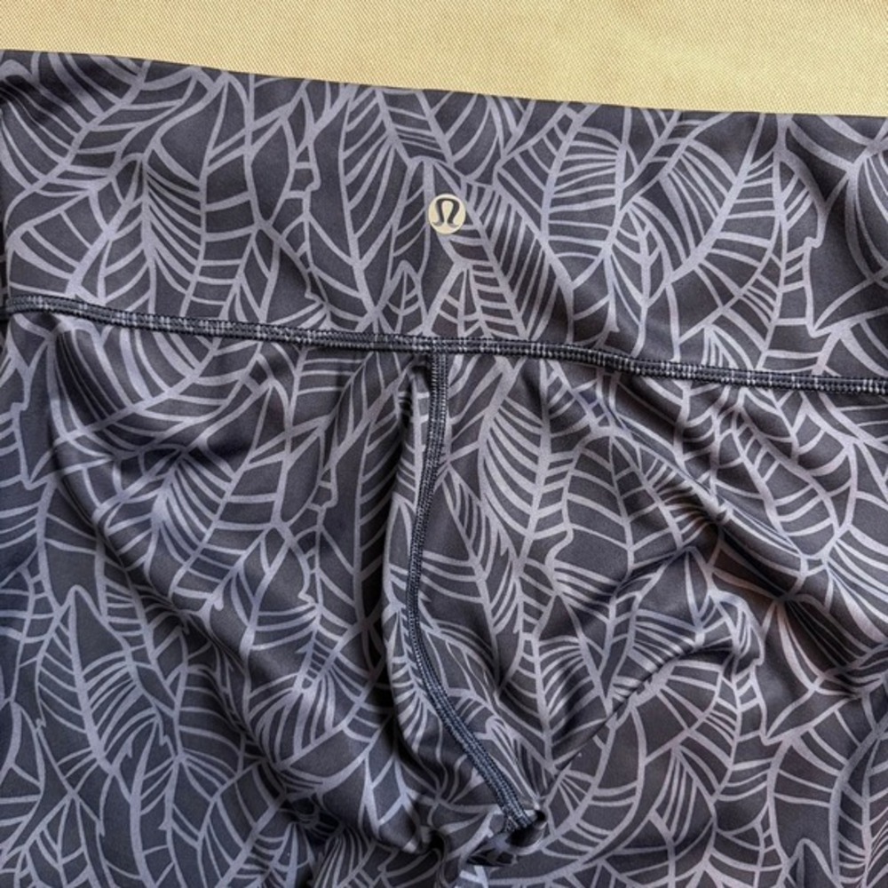 Lululemon Wunder‎ Under Size 10 Banana Leaf Cadet Blue Cropped 19in - Picture 5 of 9